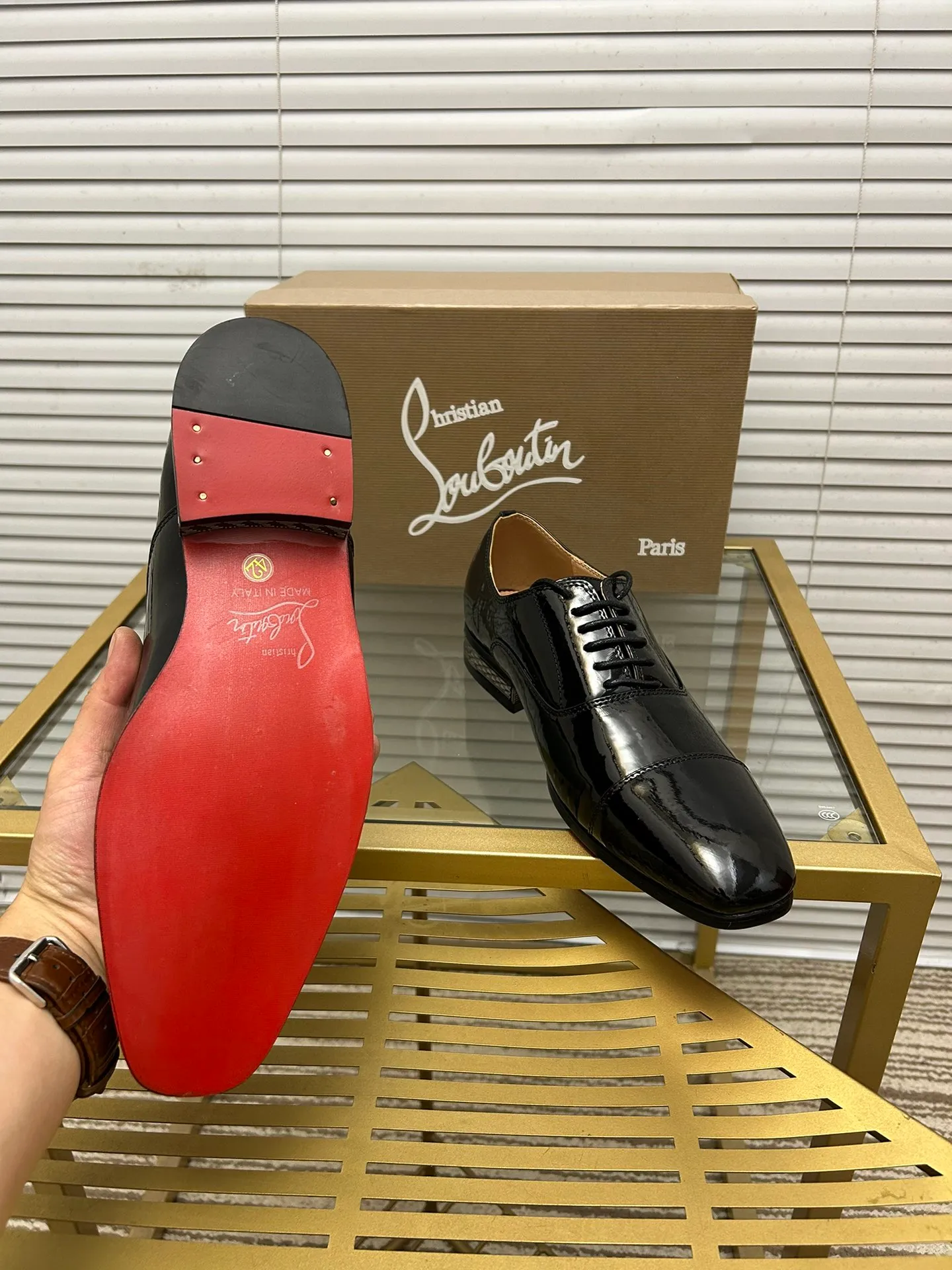 (Customized model) Ex-factory price is 560. christian louboutin (CL red sole shoes) counter series, casual leather shoes for couples 📢 📢 📢 Exclusive hot style release 🎈🎈💪 Movable latex feet 👻 Finished outsole line [Proud] 😝Female 35-40# Male 38#-46, global supply😝 [Top version]: Original imported genuine leather upper, top original leather lining, original molded TPU outsole, original 1:1 detail processing, original shoe last,